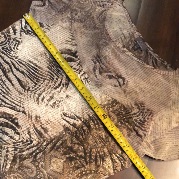 Dismero Sheer sleeves and shoulders stretchy long sleeved damask print top - Picture 7 of 9